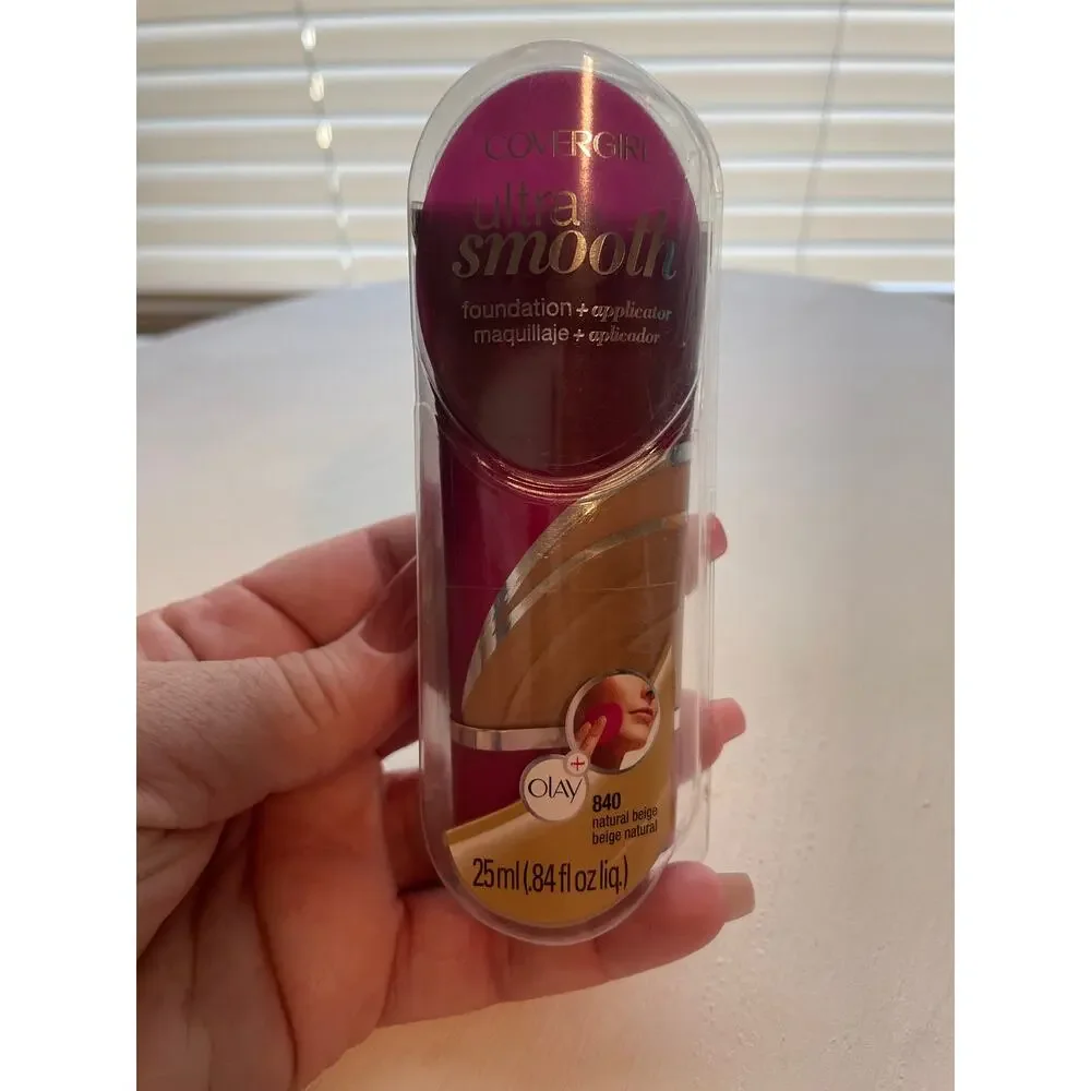 NEW Cover Girl Ultra Smooth Foundation with Applicator #840 Natural Beige